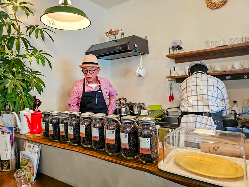 店主の星野修さん